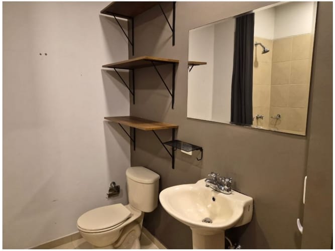 Apartamento de 1 alcoba en venta en El Poblado, Medellín, 63 m² · foto 6 de 8