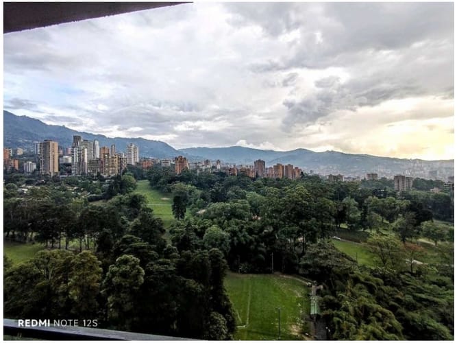 Apartamento de 2 alcobas en venta en Los Balsos, Medellín, 120 m² · foto 2 de 24
