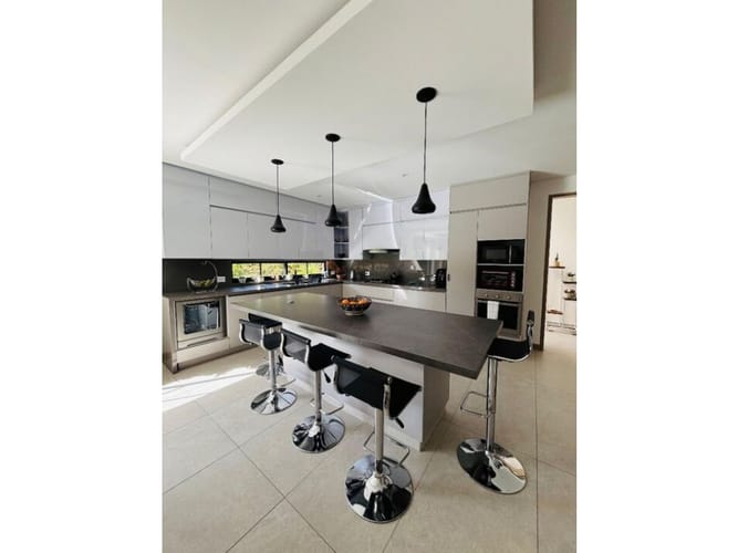 Casa de 3 alcobas en venta en Llano Grande, Rionegro, 236 m² · foto 9 de 24