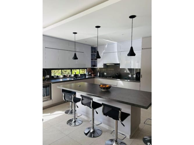 Casa de 3 alcobas en venta en Llano Grande, Rionegro, 236 m² · foto 10 de 24