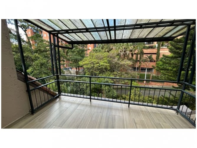 Casa de 4 alcobas en venta en El Diamante No. 2, Medellín, 223 m² · foto 17 de 24
