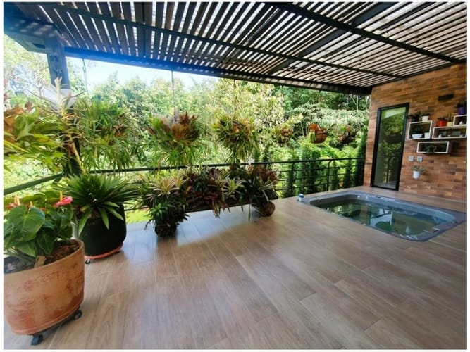 Casa de 7 alcobas en venta en Llano Grande, Rionegro, 704 m² · foto 4 de 16