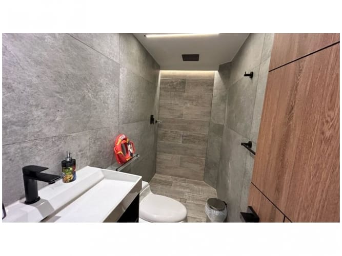 Casa de 4 alcobas en venta en El Diamante No. 2, Medellín, 223 m² · foto 24 de 24