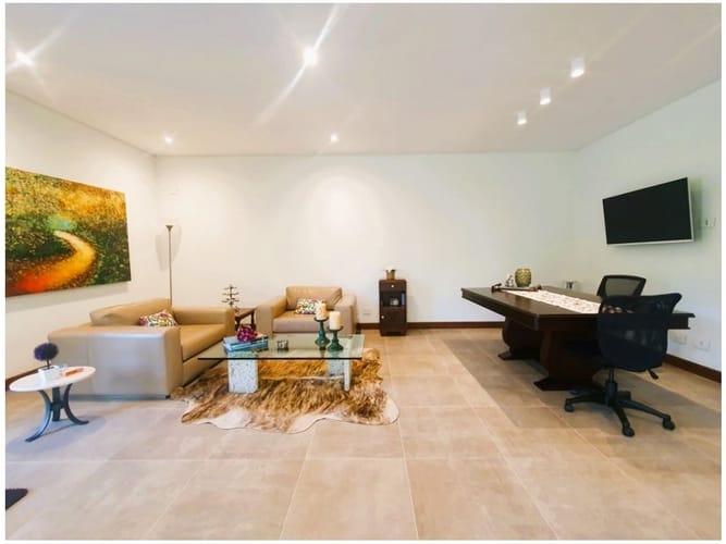 Casa de 7 alcobas en venta en Llano Grande, Rionegro, 704 m² · foto 14 de 16
