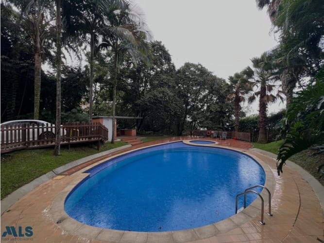 Apartamento de 3 alcobas en venta en Los Naranjos, Medellín, 134 m² · foto 5 de 24