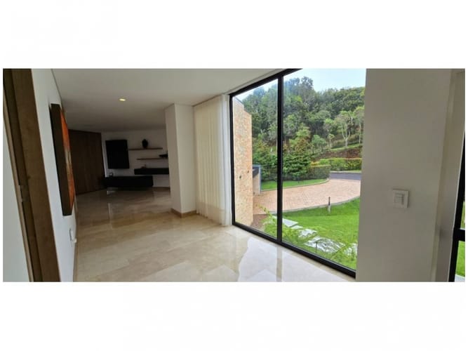 Casa de 4 alcobas en venta en El Portento, Medellín, 557 m² · foto 19 de 24