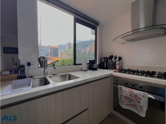 Apartamento de 3 alcobas en venta en Los Naranjos, Medellín, 134 m² · foto 7 de 24