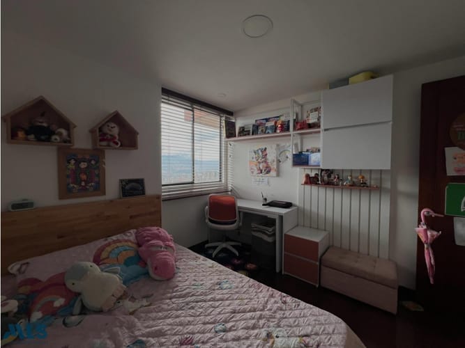 Apartamento de 3 alcobas en venta en Los Naranjos, Medellín, 134 m² · foto 9 de 24