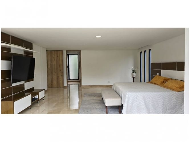 Casa de 4 alcobas en venta en El Portento, Medellín, 557 m² · foto 22 de 24