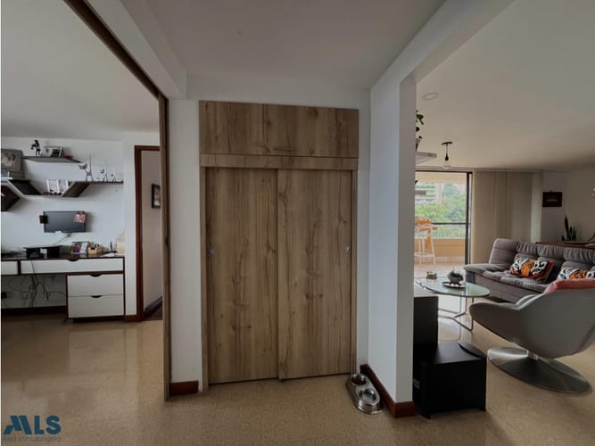 Apartamento de 3 alcobas en venta en Los Naranjos, Medellín, 134 m² · foto 10 de 24