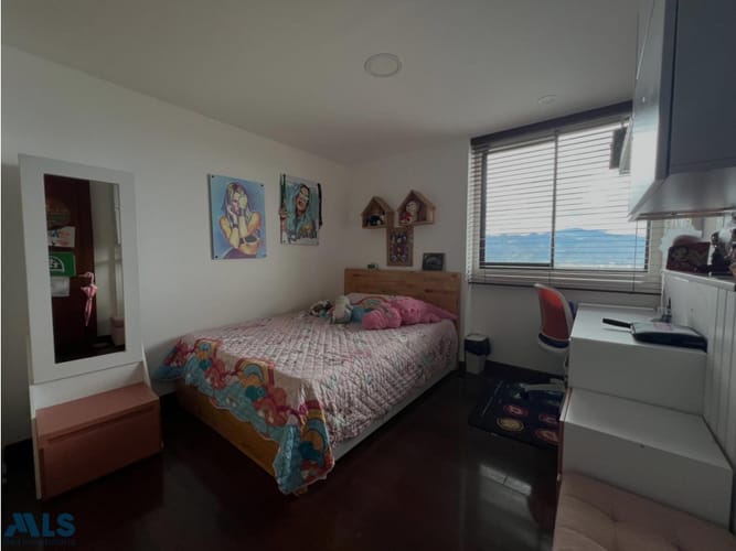 Apartamento de 3 alcobas en venta en Los Naranjos, Medellín, 134 m² · foto 11 de 24