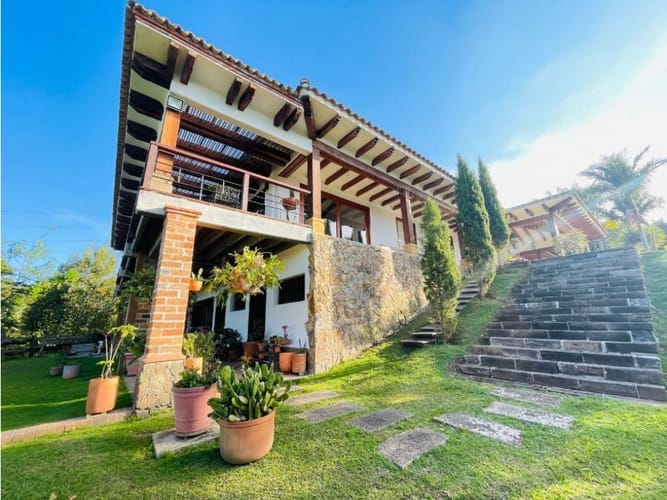 Casa de 3 alcobas en venta en Loma Del Escobero, Envigado · foto 14 de 16