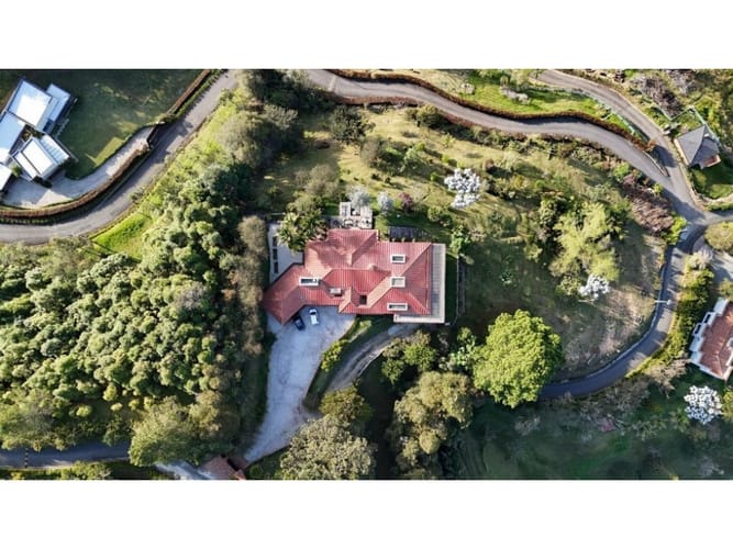 Casa de 3 alcobas en venta en Loma Del Escobero, Envigado · foto 15 de 16