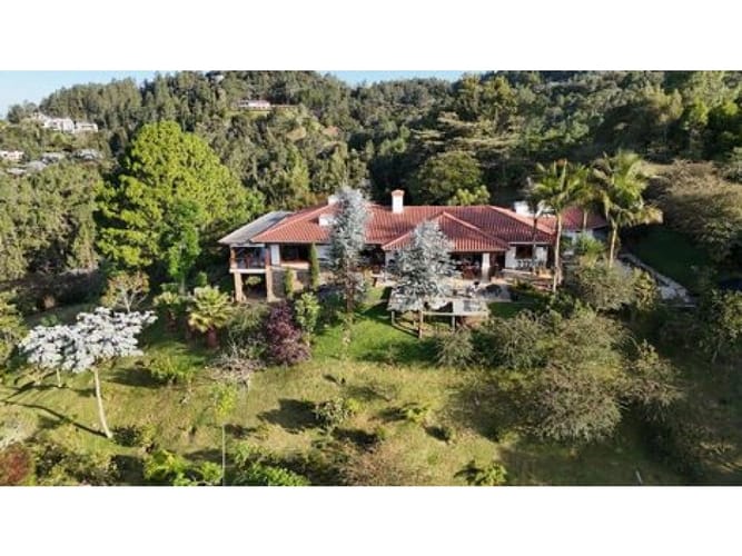 Casa de 3 alcobas en venta en Loma Del Escobero, Envigado · foto 16 de 16