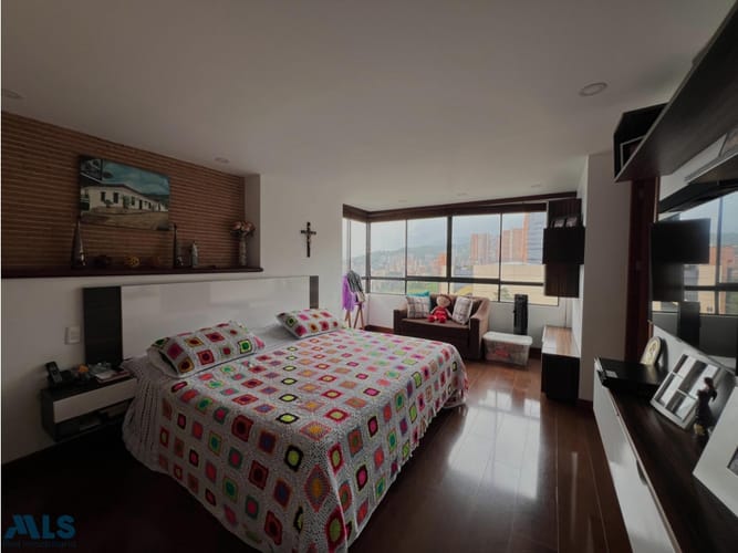 Apartamento de 3 alcobas en venta en Los Naranjos, Medellín, 134 m² · foto 17 de 24