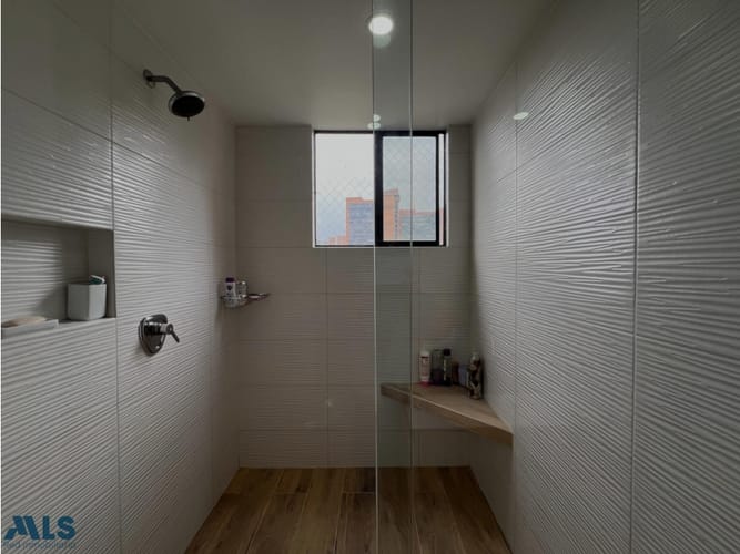 Apartamento de 3 alcobas en venta en Los Naranjos, Medellín, 134 m² · foto 18 de 24