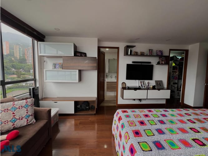 Apartamento de 3 alcobas en venta en Los Naranjos, Medellín, 134 m² · foto 20 de 24