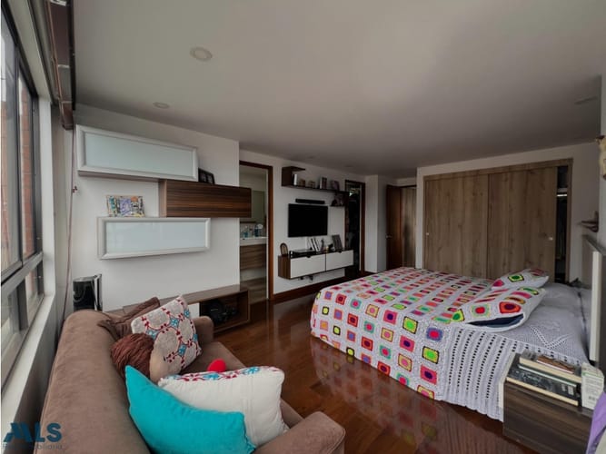 Apartamento de 3 alcobas en venta en Los Naranjos, Medellín, 134 m² · foto 21 de 24