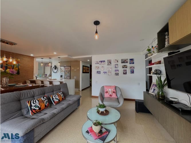 Apartamento de 3 alcobas en venta en Los Naranjos, Medellín, 134 m² · foto 23 de 24