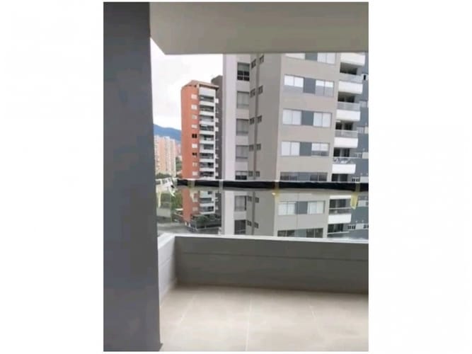 Apartamento de 2 alcobas en venta en Cumbres, Envigado, 96 m² · foto 3 de 13
