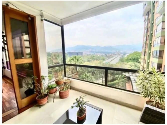 Apartamento de 4 alcobas en venta en Patio Bonito, Medellín, 155 m² · foto 4 de 15