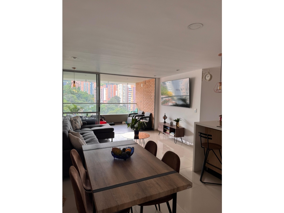 Apartamento en venta en Loma Del Esmeraldal, Envigado · foto 3 de 11