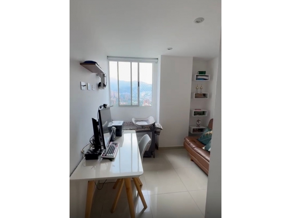 Apartamento en venta en Loma Del Esmeraldal, Envigado · foto 10 de 11