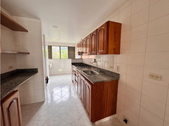 Apartamento de 3 alcobas en venta en Las Palmas, Medellín, 159 m² · foto 4 de 15