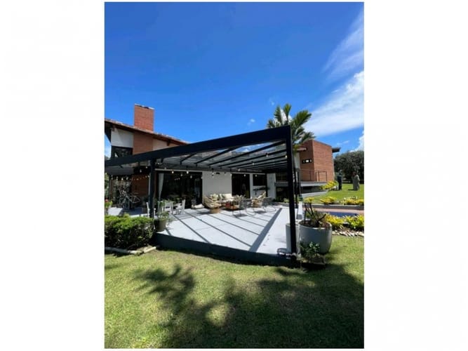 Casa de 3 alcobas en venta en Llano Grande, Rionegro, 281 m² · foto 3 de 24