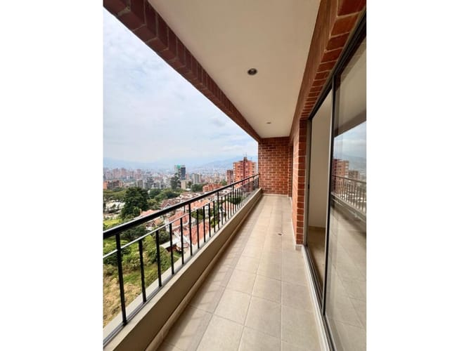 Apartamento de 3 alcobas en venta en Las Palmas, Medellín, 159 m² · foto 5 de 15