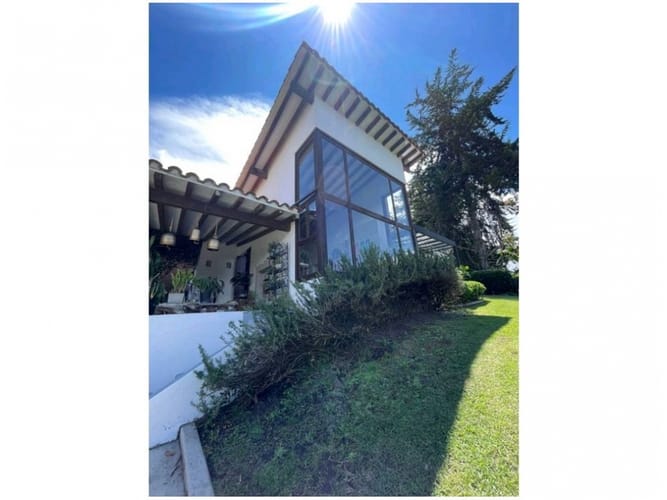 Casa de 3 alcobas en venta en Llano Grande, Rionegro, 281 m² · foto 4 de 24