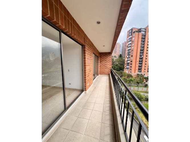 Apartamento de 3 alcobas en venta en Las Palmas, Medellín, 159 m² · foto 6 de 15