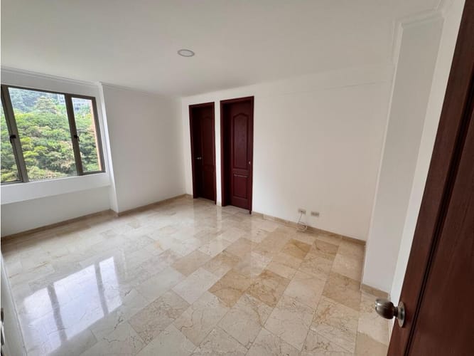 Apartamento de 3 alcobas en venta en Las Palmas, Medellín, 159 m² · foto 12 de 15