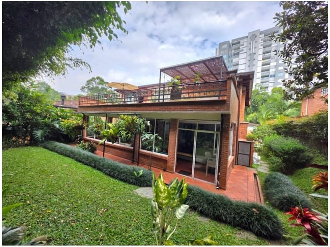 Casa en venta en Loma Benedictinos, Envigado · foto 4 de 24