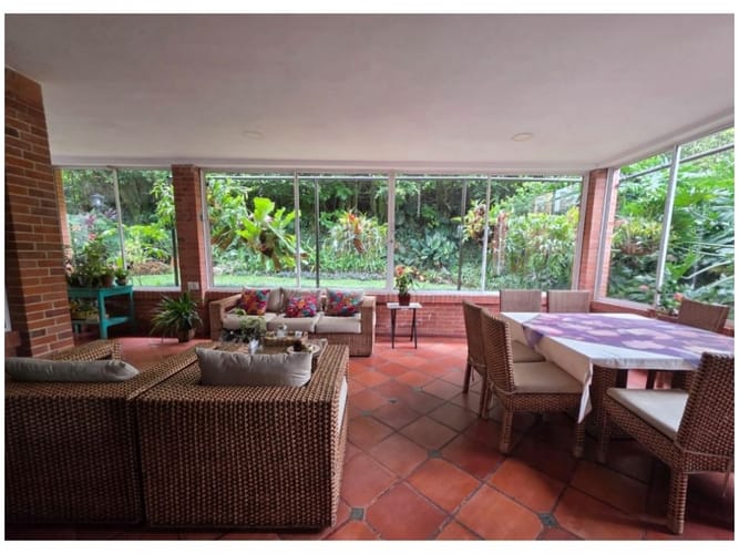 Casa en venta en Loma Benedictinos, Envigado · foto 6 de 24