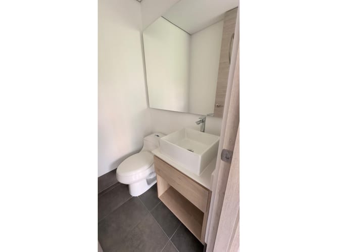 Apartamento de 1 alcoba en venta en El Poblado, Medellín, 67 m² · foto 5 de 8