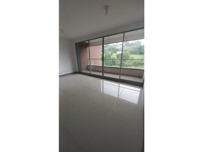 Apartamento de 3 alcobas en venta en El Chingui, Envigado, 86 m² · foto 3 de 20