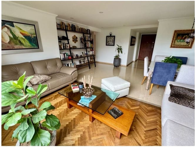 Apartamento de 3 alcobas en venta en El Tesoro, Medellín, 117 m² · foto 4 de 17