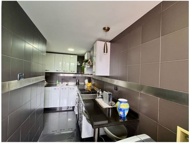 Apartamento de 3 alcobas en venta en El Tesoro, Medellín, 117 m² · foto 5 de 17