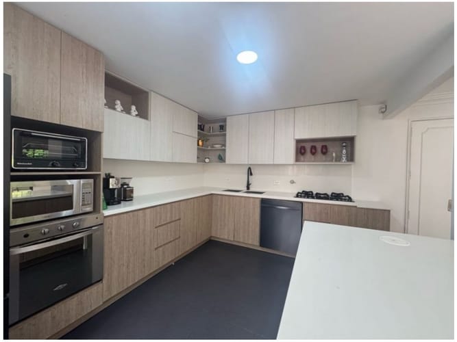 Apartamento de 2 alcobas en venta en Astorga, Medellín, 162 m² · foto 3 de 20