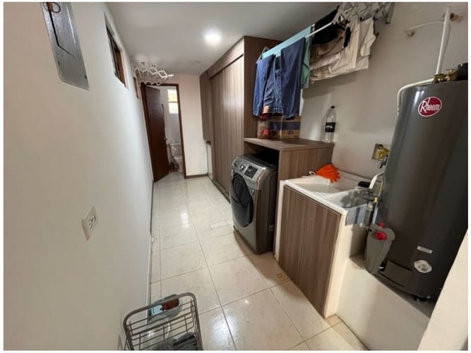 Casa en venta en Loma Del Esmeraldal, Envigado · foto 8 de 24