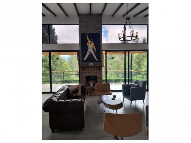 Casa de 3 alcobas en venta en El Retiro, 240 m² · foto 2 de 24
