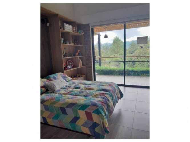 Casa de 3 alcobas en venta en El Retiro, 240 m² · foto 19 de 24