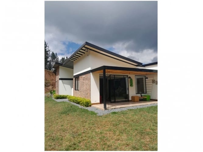Casa de 3 alcobas en venta en El Retiro, 240 m² · foto 24 de 24