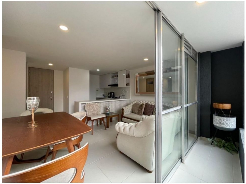 Apartamento en venta en Zona Industrial No. 1, Itagüí · foto 4 de 11