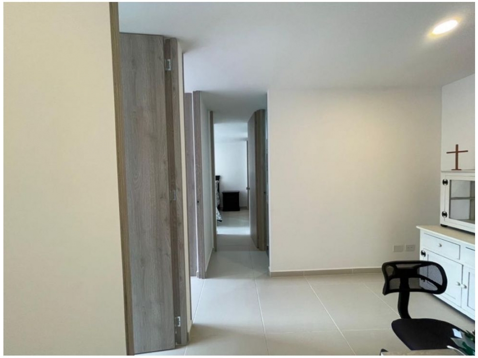 Apartamento en venta en Zona Industrial No. 1, Itagüí · foto 5 de 11