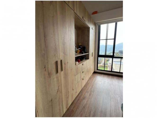 Casa de 5 alcobas en venta en Escobero, Envigado, 245 m² · foto 5 de 23