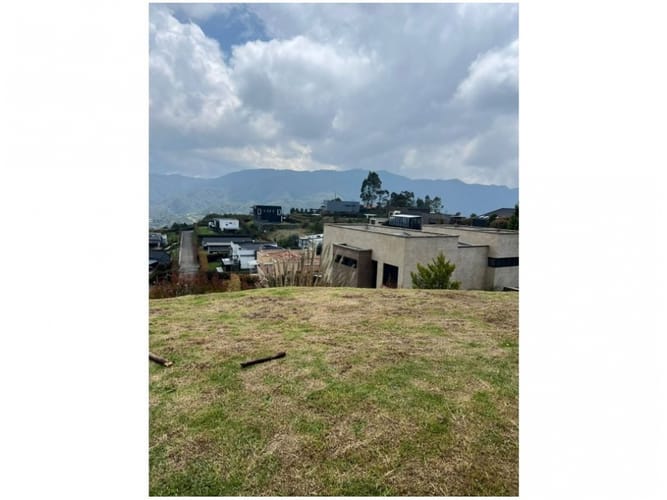 Casa de 5 alcobas en venta en Escobero, Envigado, 245 m² · foto 9 de 23
