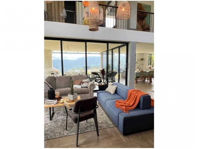 Casa de 5 alcobas en venta en Escobero, Envigado, 245 m² · foto 12 de 23