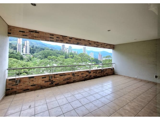 Apartamento de 3 alcobas en venta en Las Lomas, Medellín, 316 m² · foto 4 de 6